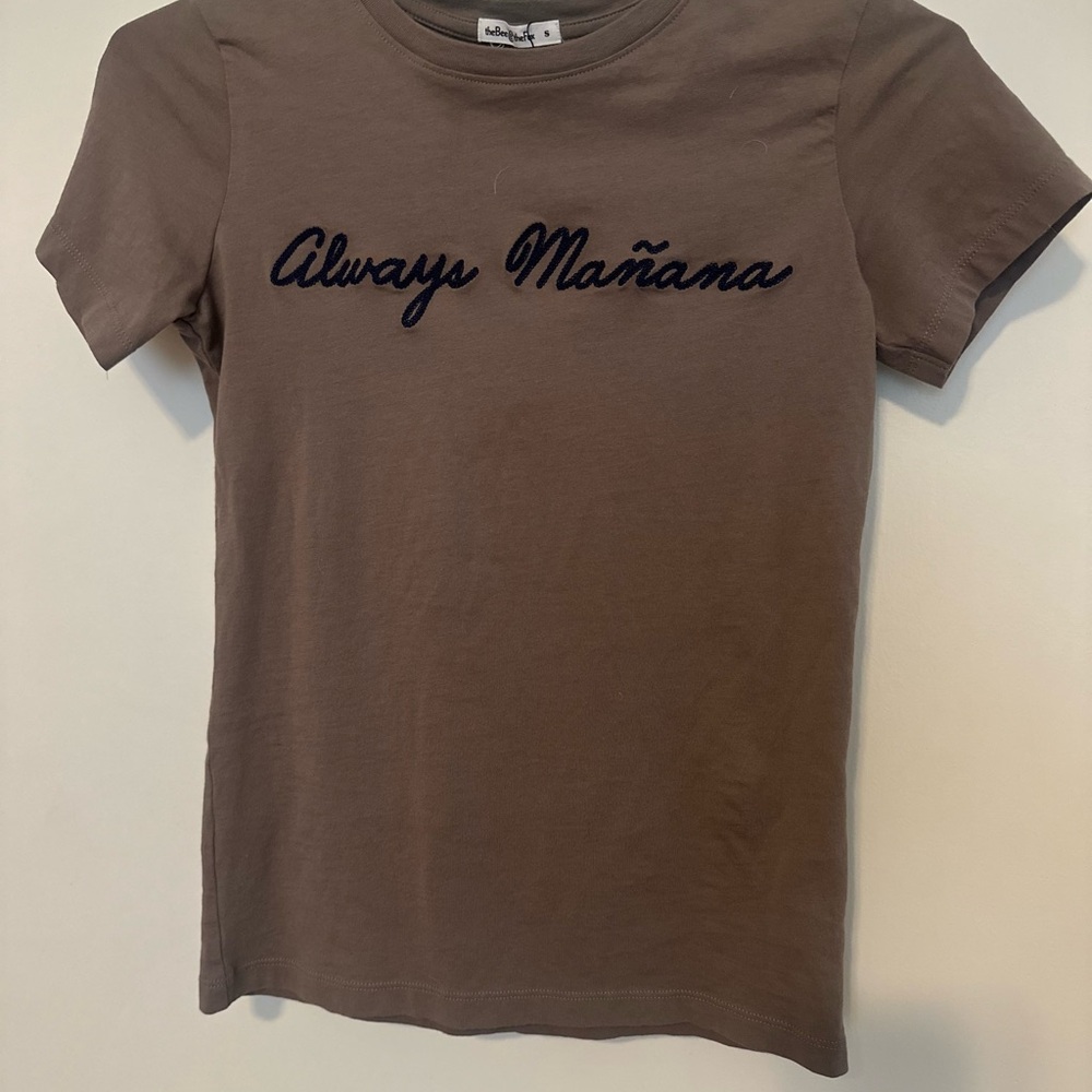 The Bee and The Fox laid-back style Graphic T~always manana-